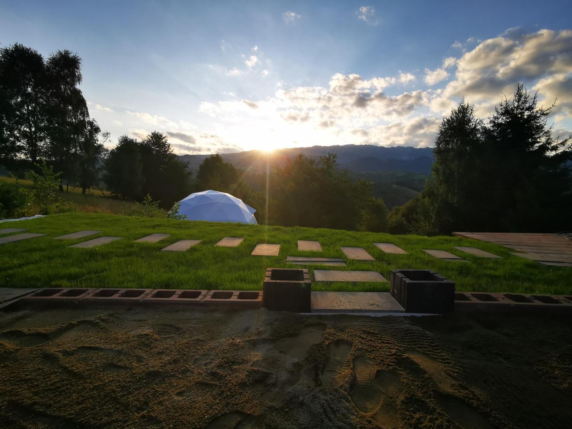 Glamping Zazen Hotel Drumu Carului Exterior photo